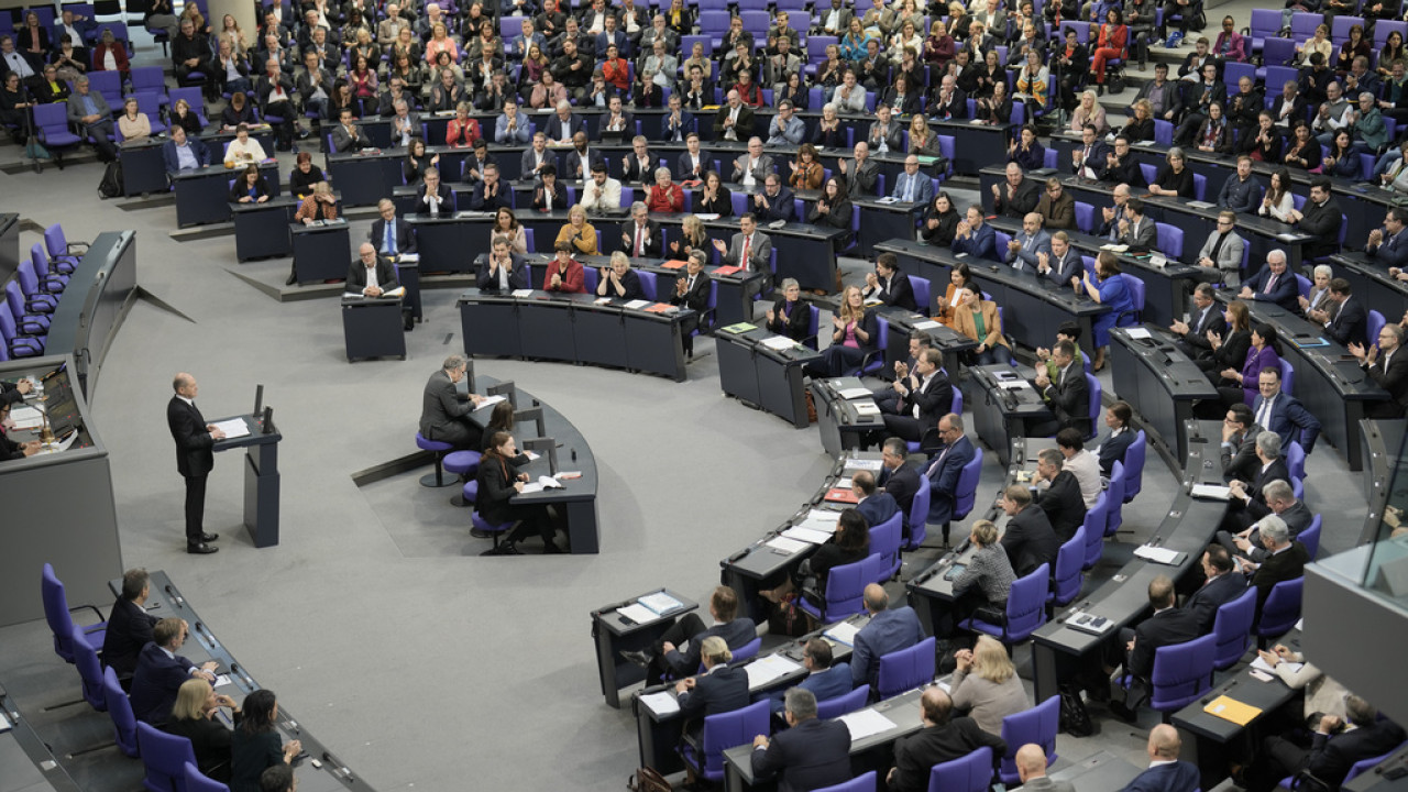 Γερμανία: Αντιδρούν πολιτικοί με ανακοίνωση Τραμπ για απόσυρση 5.000 στρατιωτών