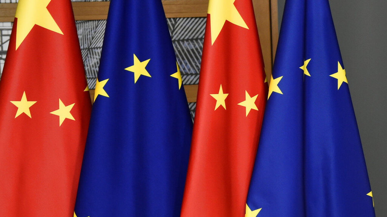 FT: Η ΕΕ προωθεί μέτρα για απεξάρτηση από τους κινεζικούς προμηθευτές