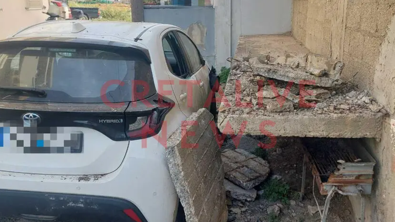 Κρήτη: Μπαλκόνι... έπεσε πάνω σε αυτοκίνητο