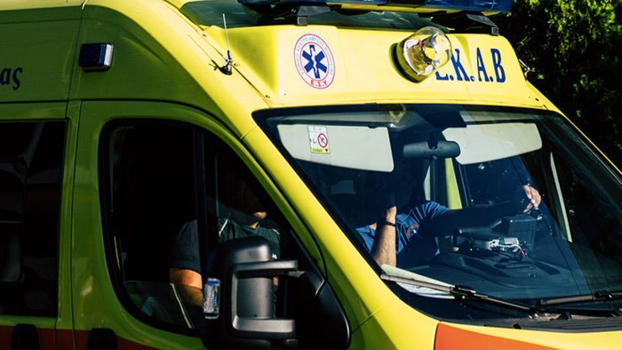 Ένταξη παλαιών νοσηλευτών και πληρωμάτων ΕΚΑΒ στα βαρέα και ανθυγιεινά: Τι θα γίνει με τη συνταξιοδότηση στα 62
