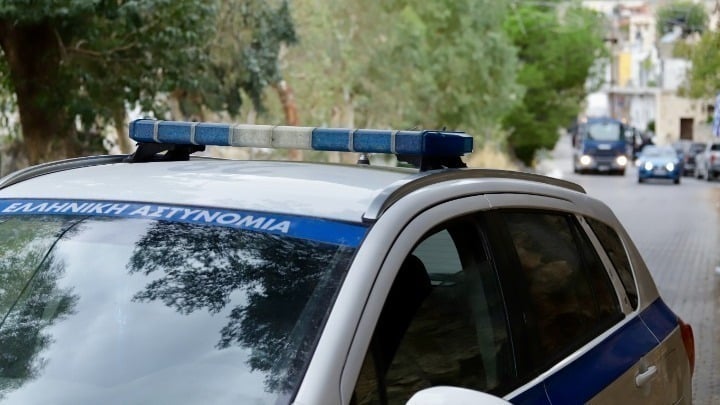Οχτώ προσαγωγές για τις ένοπλες ληστείες