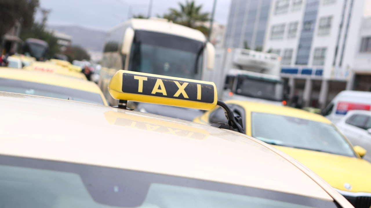 Αχαρνές: Ένοπλη ληστεία σε ταξί, 3 δράστες επιτέθηκαν σε οδηγό