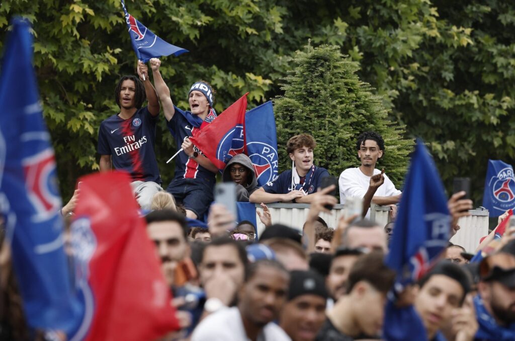 Το Παρίσι υποδέχεται τους Πρωταθλητές Ευρώπης (Βίντεο & Φωτό)
