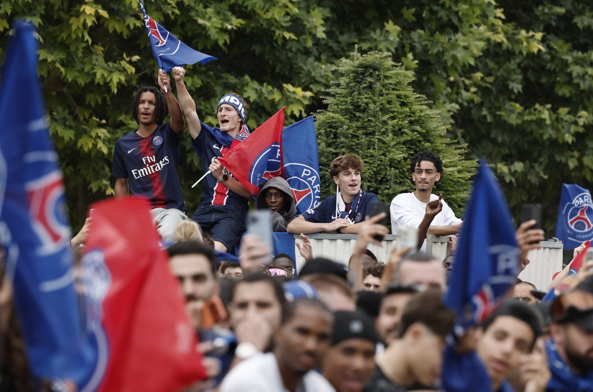 Το Παρίσι υποδέχεται τους Πρωταθλητές Ευρώπης (Βίντεο & Φωτό)