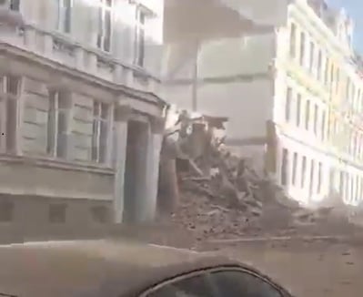 Δύο γυναίκες ανασύρθηκαν νεκρές από τα ερείπια πολυκατοικίας που κατέρρευσε τη Δευτέρα στη Σαξονία