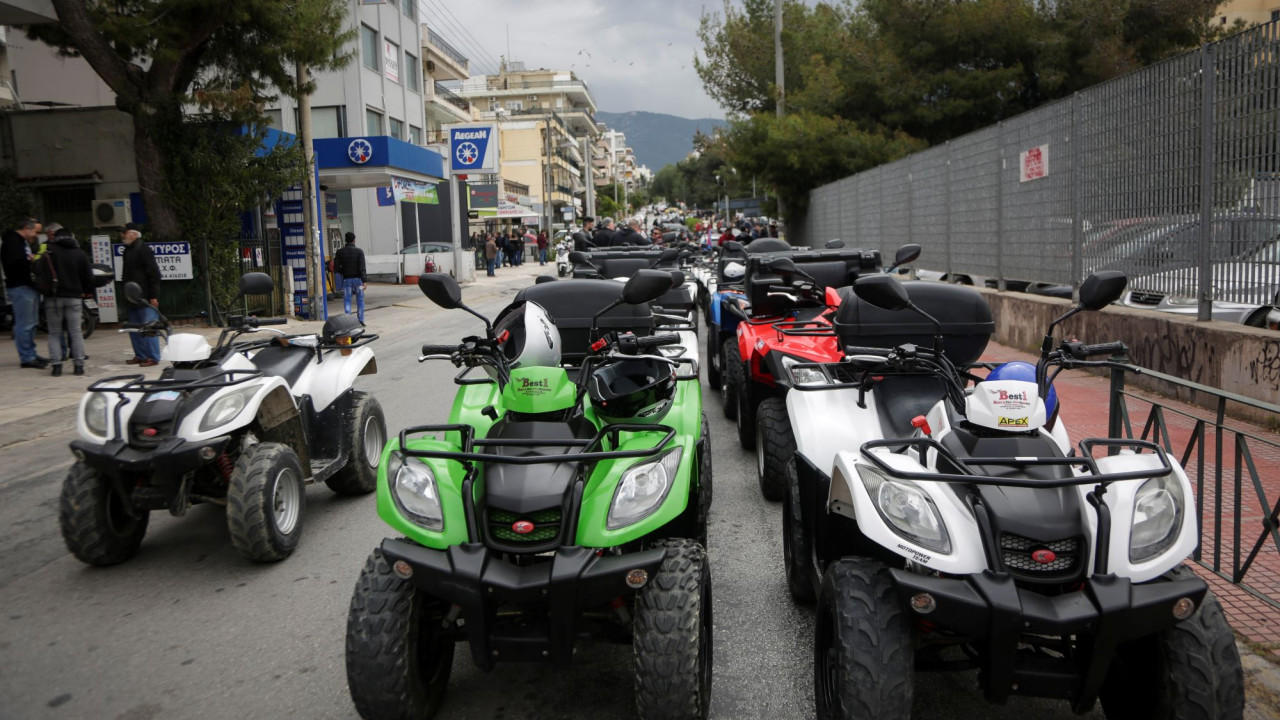 Χρυσοχοΐδης: Πρέπει να απαγορευτούν οι «γουρούνες» - Κόφτης σε όλα τα πατίνια