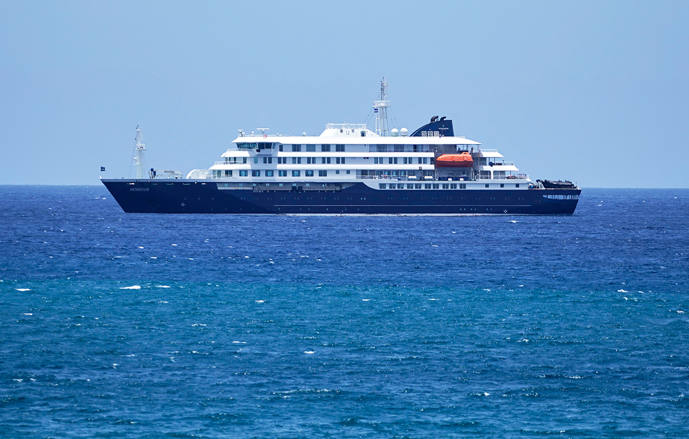 Το κρουαζιερόπλοιο «MV Hondius» έφθασε στην Τενερίφη – Οι επιβάτες θα υποβληθούν σε εξετάσεις από τις ισπανικές υγειονομικές αρχές