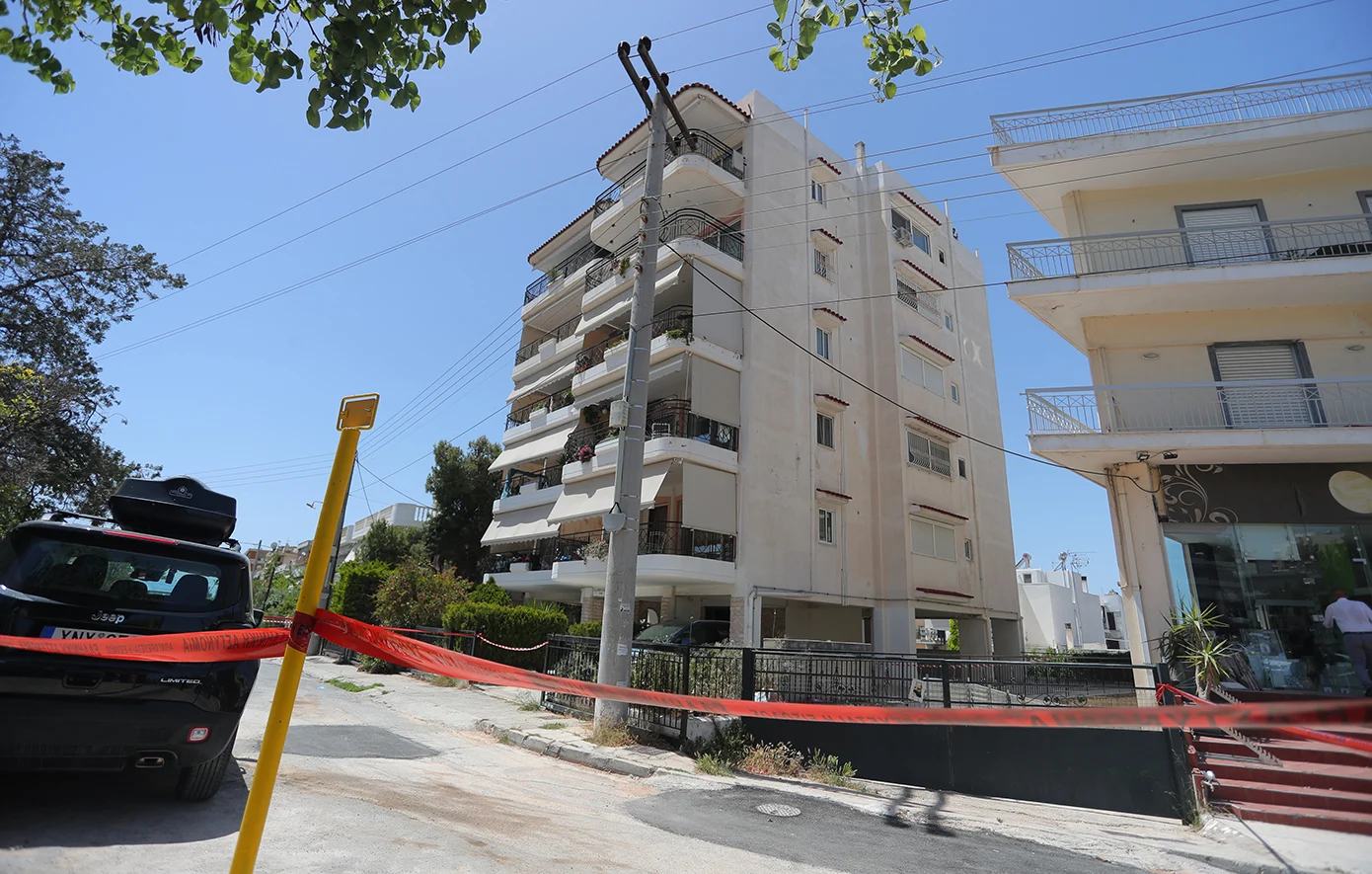 Συγκλονισμένοι όλοι στο σχολείο των 17χρονων κοριτσιών στην Ηλιούπολη – Τι αποκαλύπτει καθηγητής τους