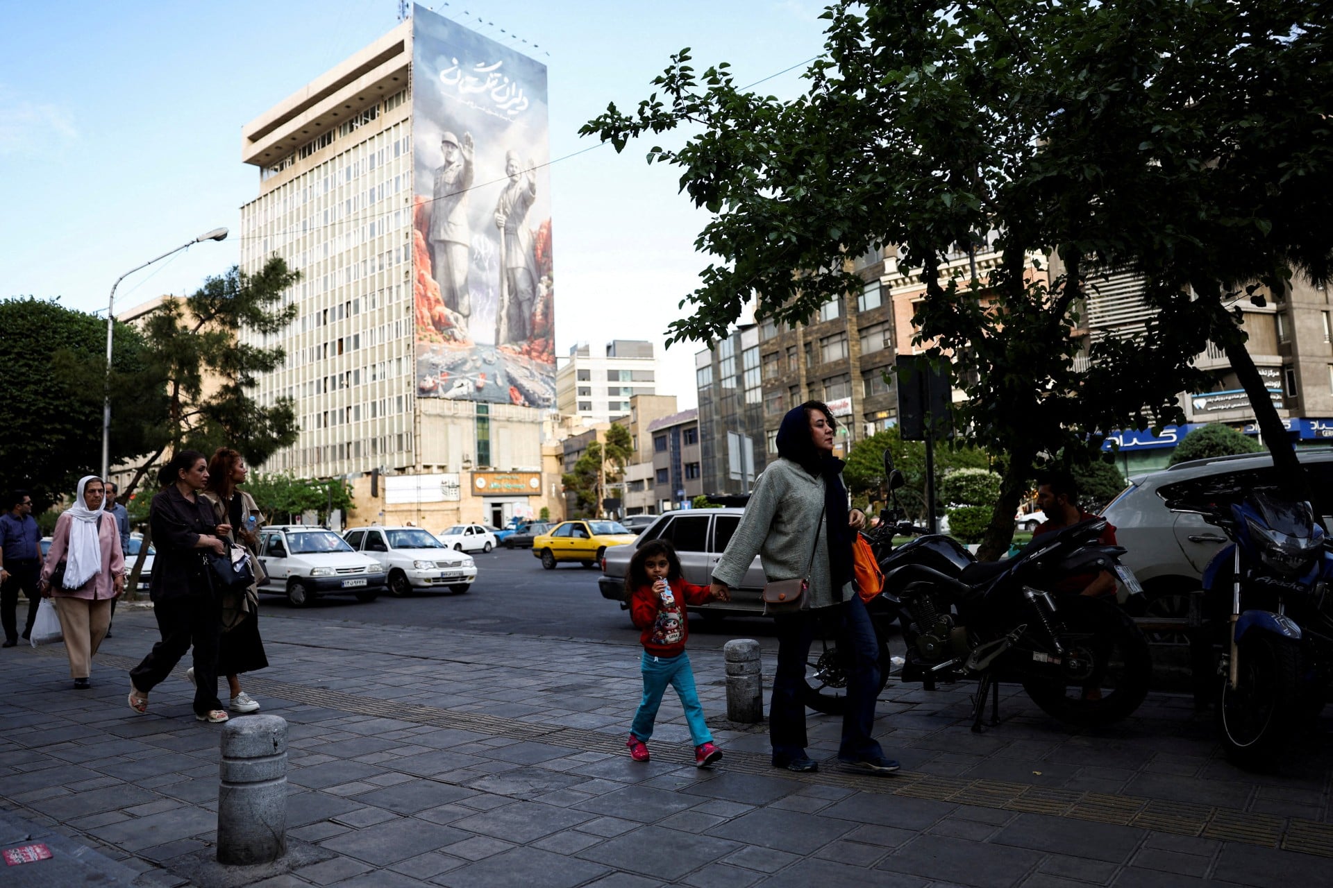 Επαναλειτουργία διαδικτύου στο Ιράν: Πρόσβαση στον παγκόσμιο μετά από 87 ημέρες, με εντολή Πεζεσκιάν