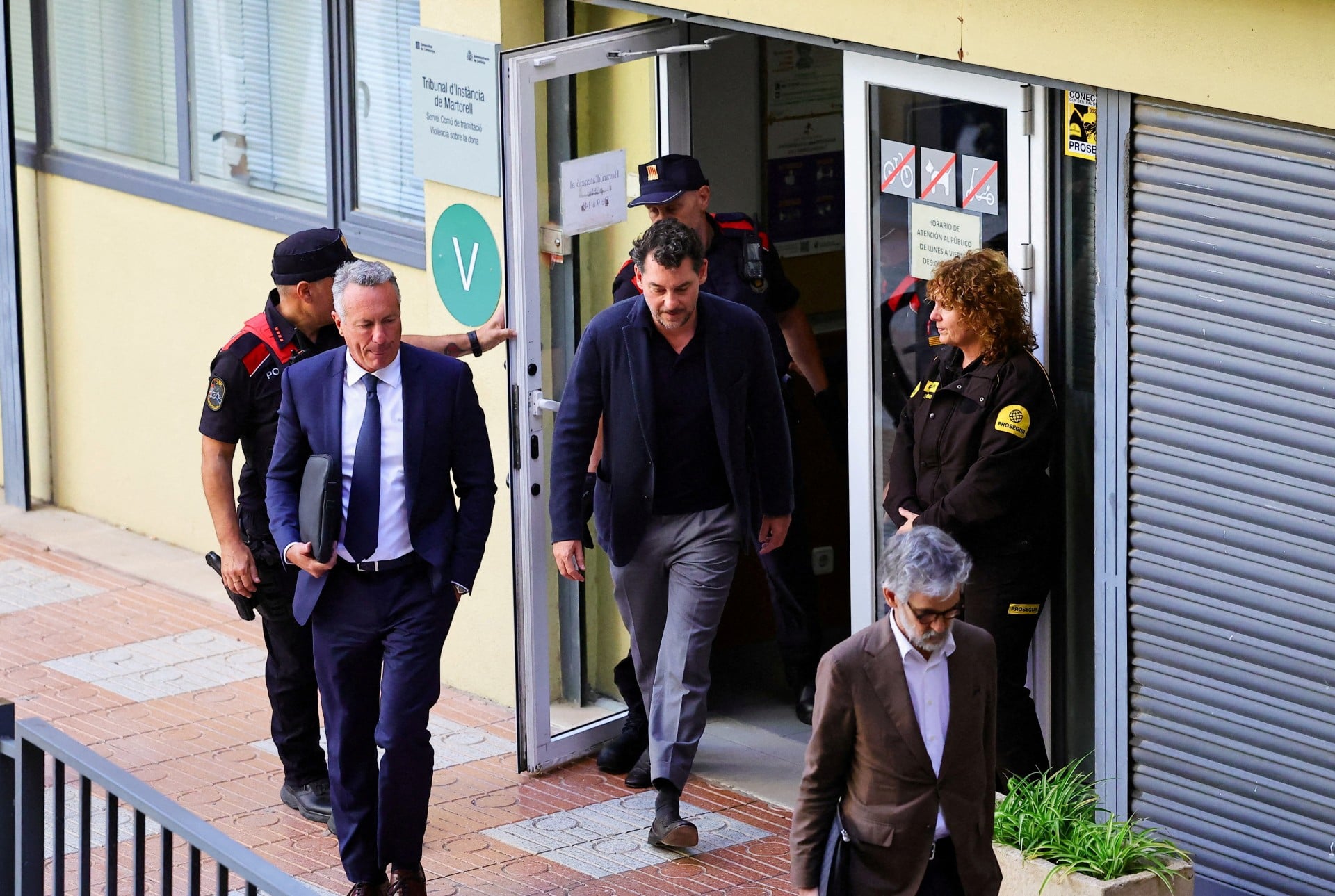 «Ο κληρονόμος της Mango βρισκόταν σε οικονομική διαμάχη, έδωσε αντιφατικές εκδοχές για τον θάνατο του πατέρα του», είπε η δικαστής