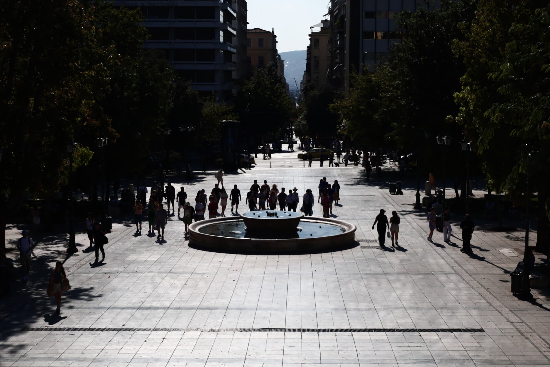 Καιρός: Γενικά αίθριος με τοπικές βροχές το μεσημέρι