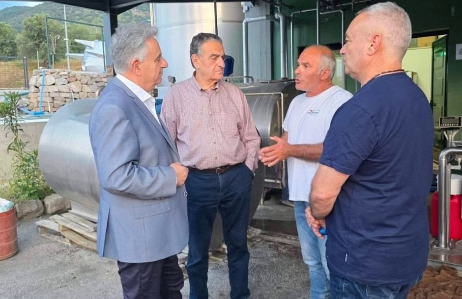 Σημάδια βελτίωσης στην εικόνα του αφθώδους στη Λέσβο βλέπει ο Καββαδάς