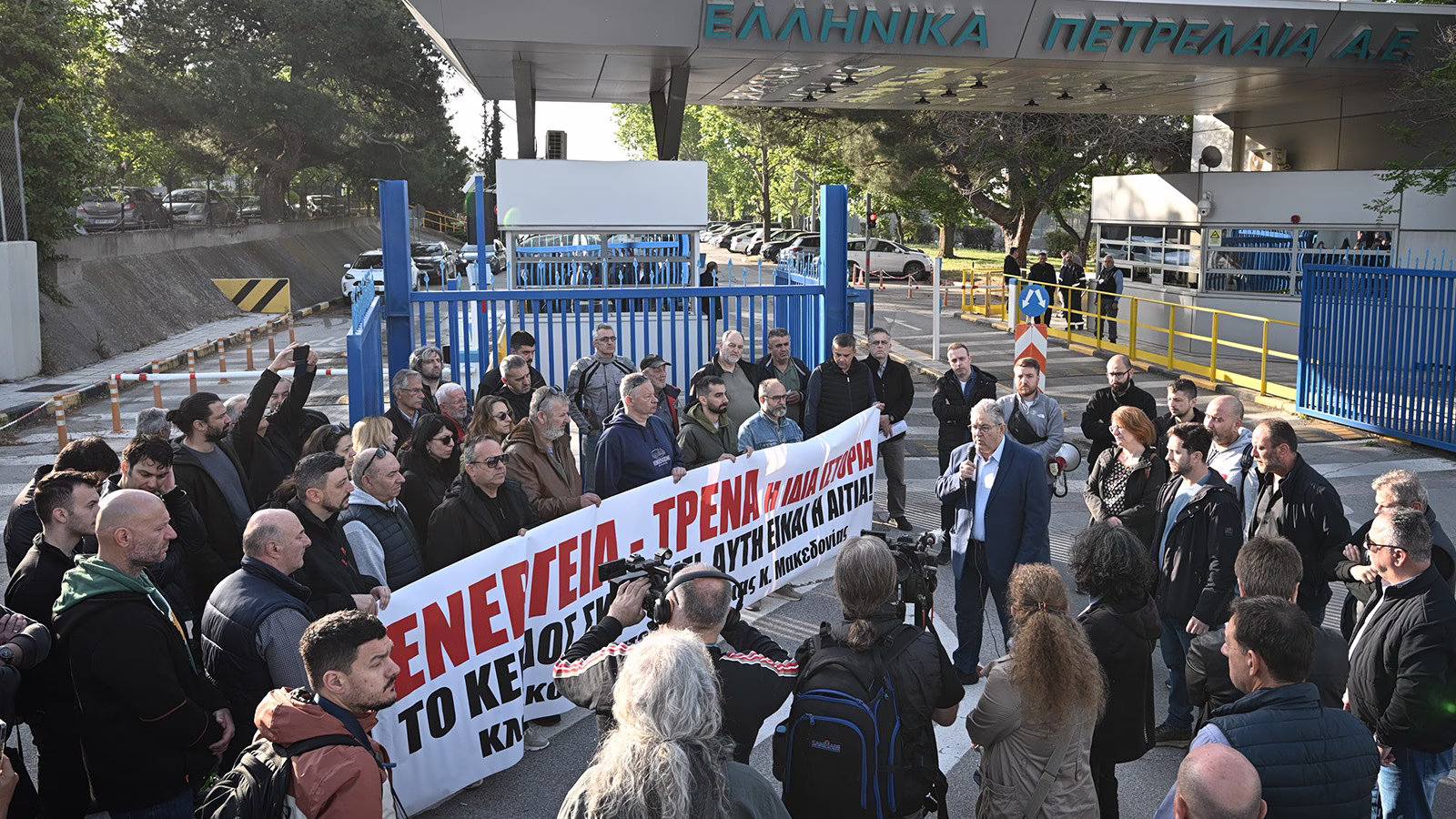 Κουτσούμπας: Αλληλεγγύη στον δίκαιο αγώνα των εργολαβικών εργαζομένων στα ΕΛΠΕ Θεσσαλονίκης