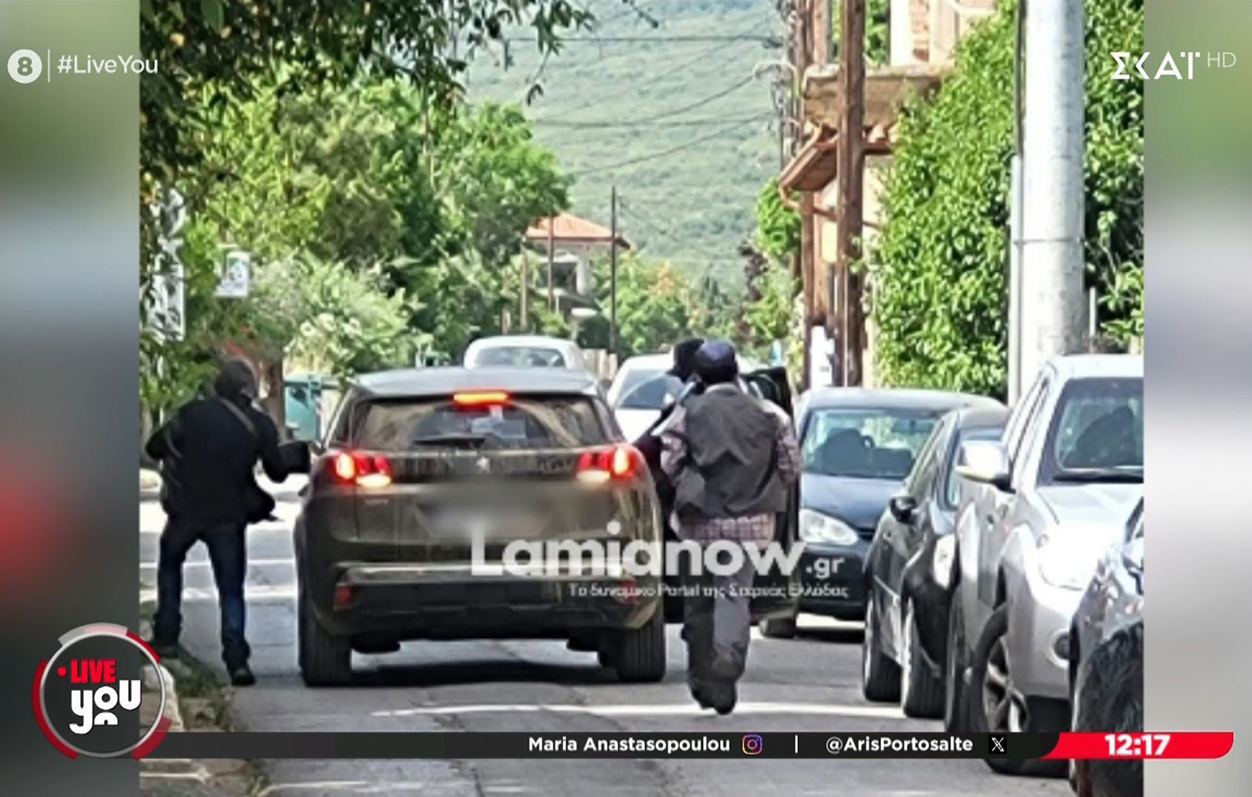 Άρπαξαν 200.000 ευρώ και διέφυγαν προς Παρνασσό – Μάζευαν μέχρι και δεσμίδες από τον δρόμο – News.gr
