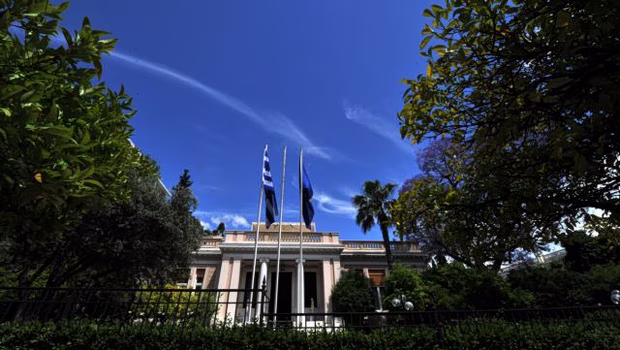 «Επιχείρηση συγκάλυψη» από την κυβέρνηση για ΟΠΕΚΕΠΕ και υποκλοπές - Σφυροκόπημα από την αντιπολίτευση