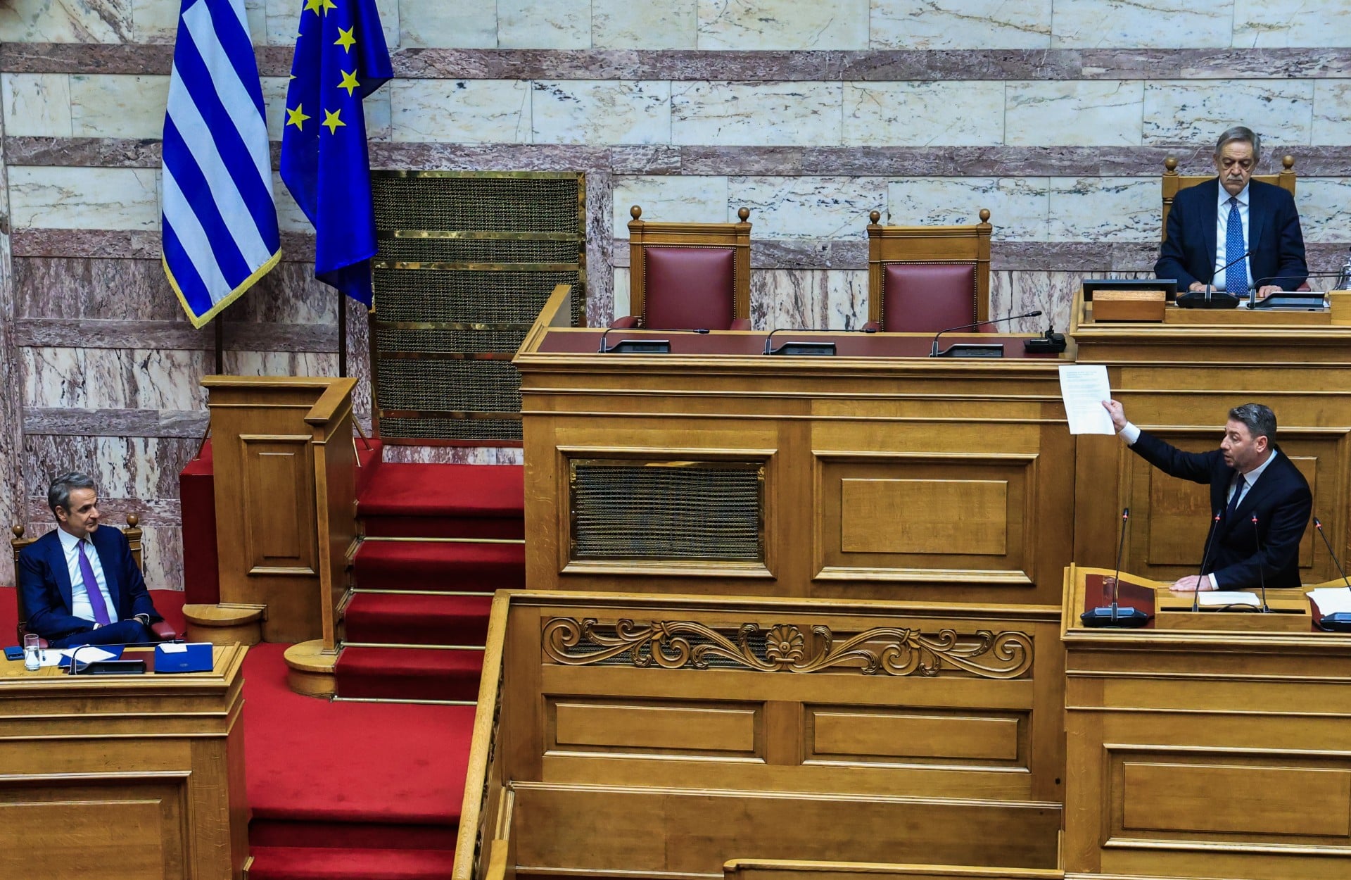 Τα αίτια πίσω από τη μετωπική κυβέρνησης