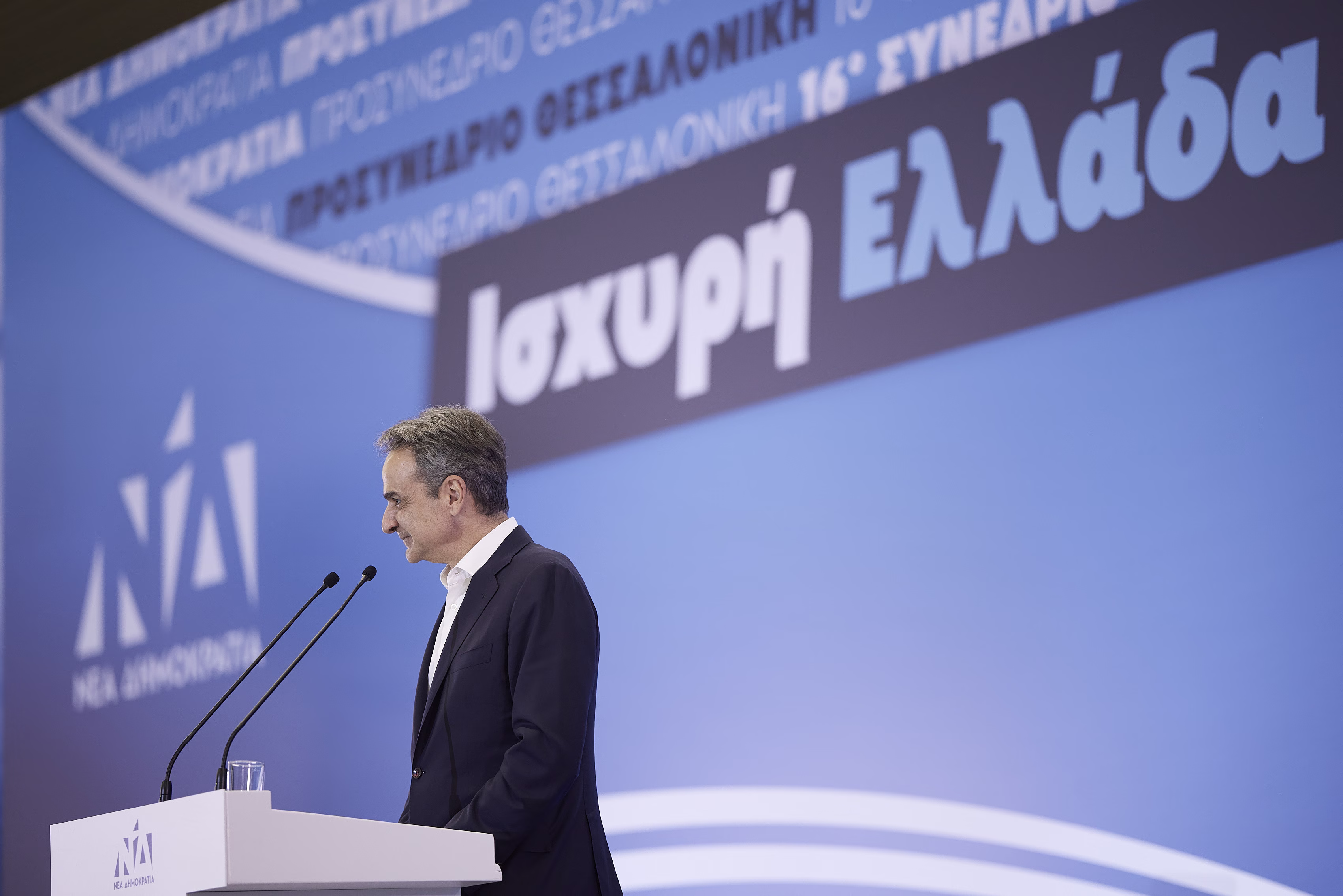 Νέα Δημοκρατία: Άμυνα στα δεξιά και εκλογικά σινιάλα