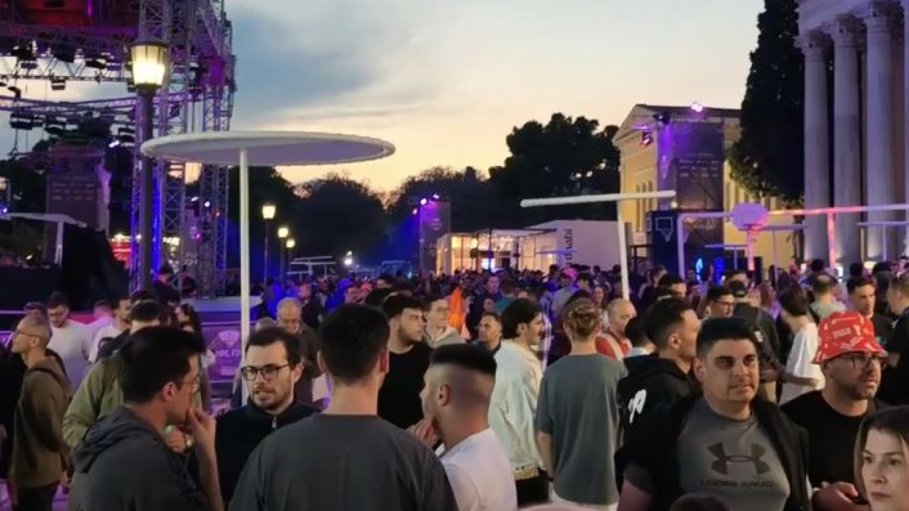 EuroLeague Fan Zone στο Ζάππειο: Οι πολίτες «πήραν» τα γήπεδα