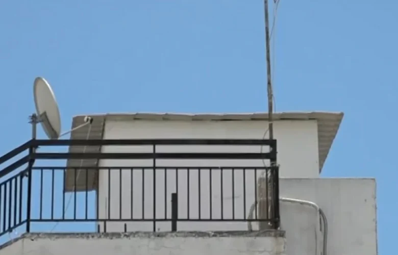«Τους δίναμε ρούχα αλλά φορούσαν συνέχεια τα ίδια βρώμικα», συγκλονιστικές μαρτυρίες για τα 6 παιδιά στο Περιστέρι