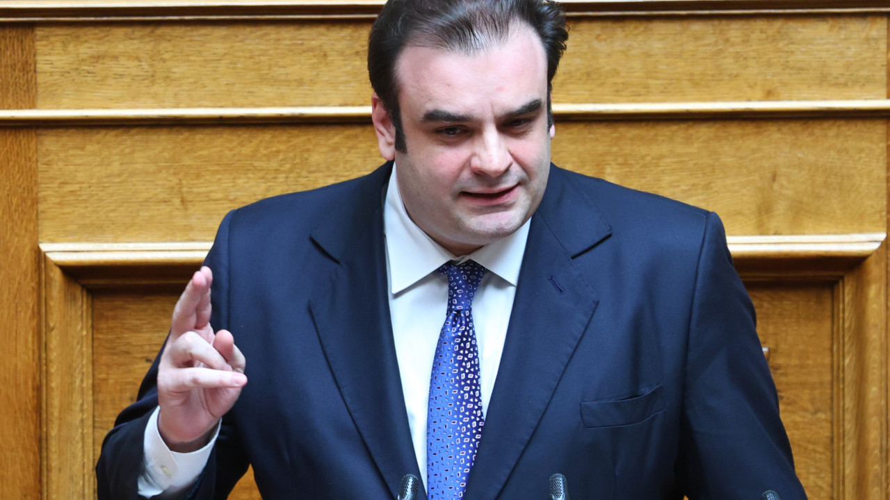  Πιερρακάκης: «Πρέπει να αφαιρεθούν κι άλλα βάρη από τις επιχειρήσεις»