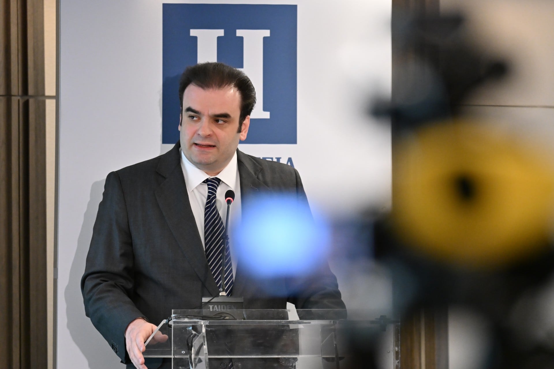 Σε διαβούλευση την επόμενη εβδομάδα το ν/σ με τα μέτρα στήριξης και ο συμπληρωματικός προϋπολογισμός 800 εκατ.