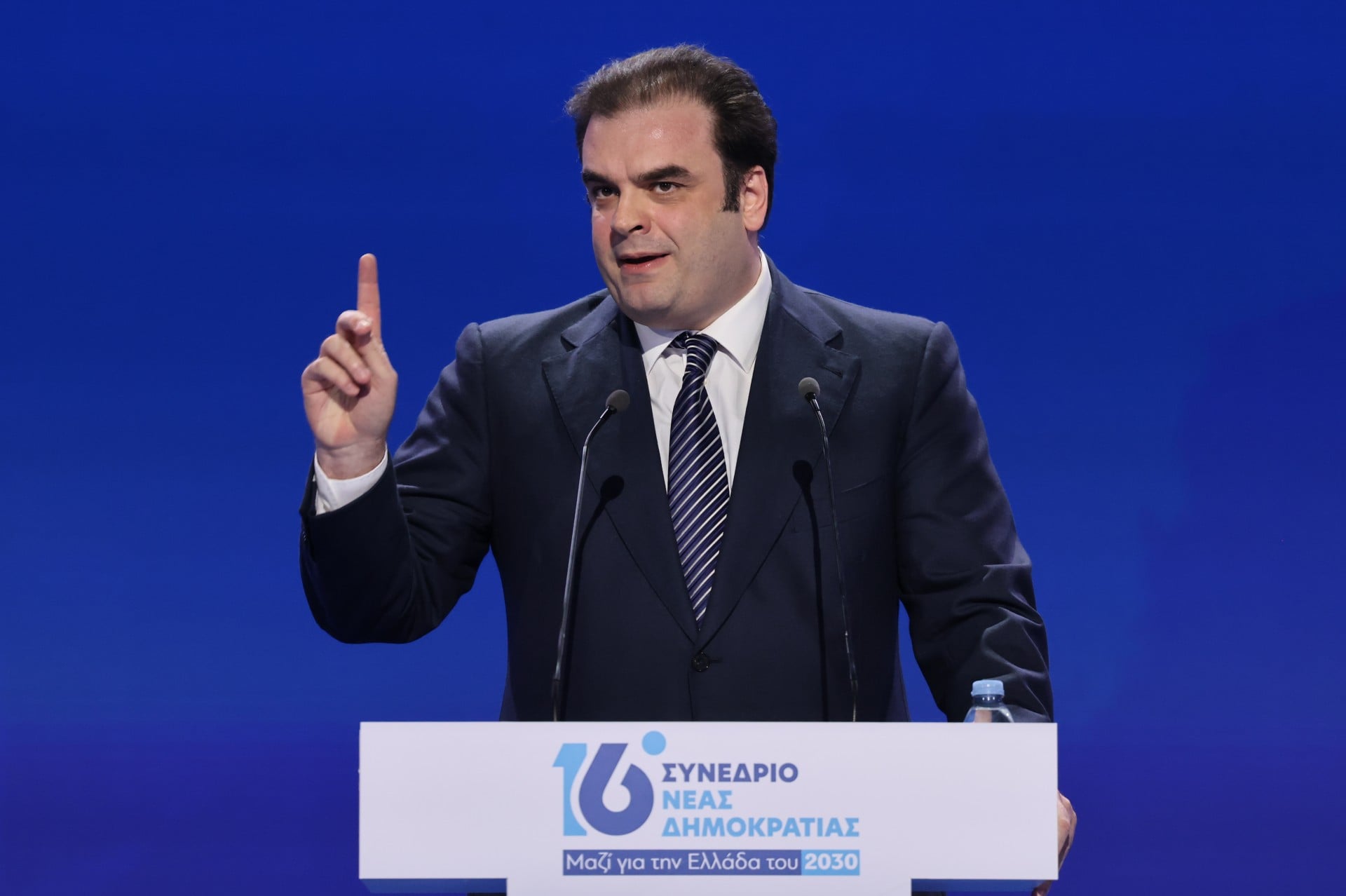 Η πρώτη κυβέρνηση η οποία παίρνει βάρη από τους ώμους των επόμενων γενεών