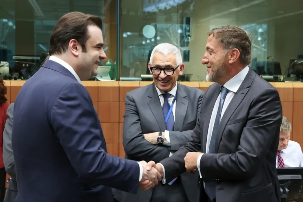Υπέρ έκτακτων μέτρων λόγω κρίσης στη Μέση Ανατολή το Eurogroup