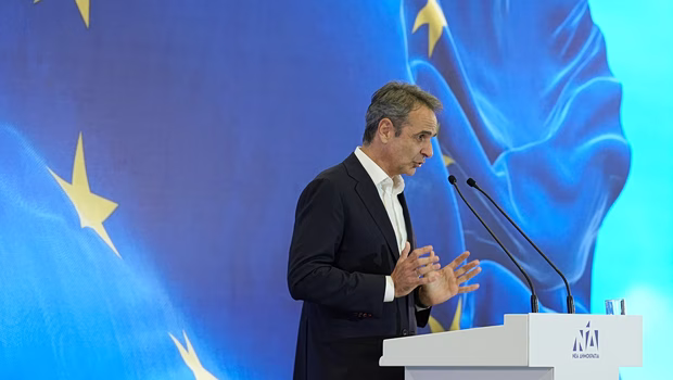 Μητσοτάκης αποθεώνει... Μητσοτάκη: Από ένα μεγάλο ερωτηματικό η Ελλάδα έχει μετατραπεί σε ένα τεράστιο θαυμαστικό 