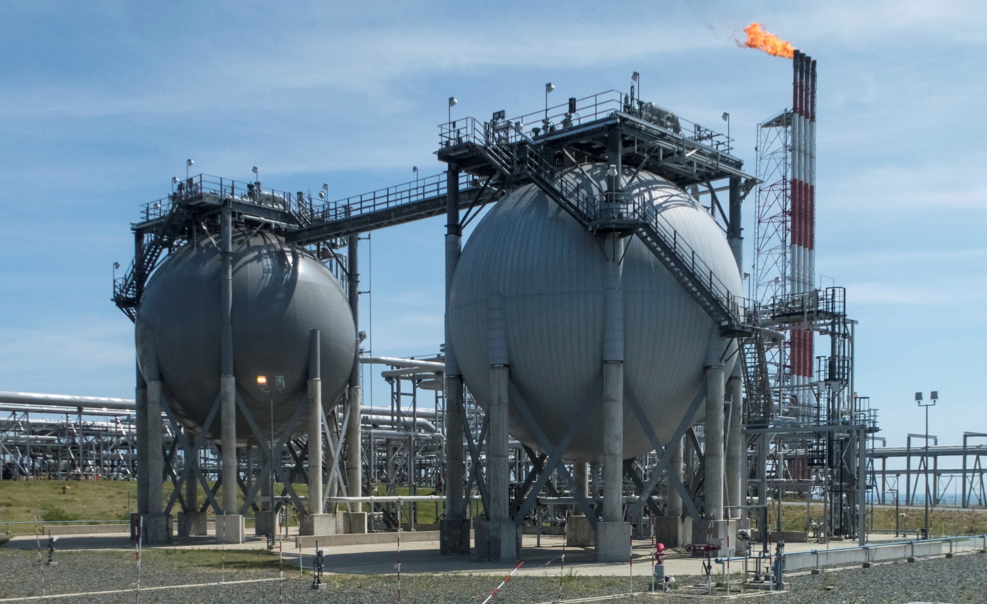 Χαμηλότερα έσοδα για τη Ρωσία από το LNG
