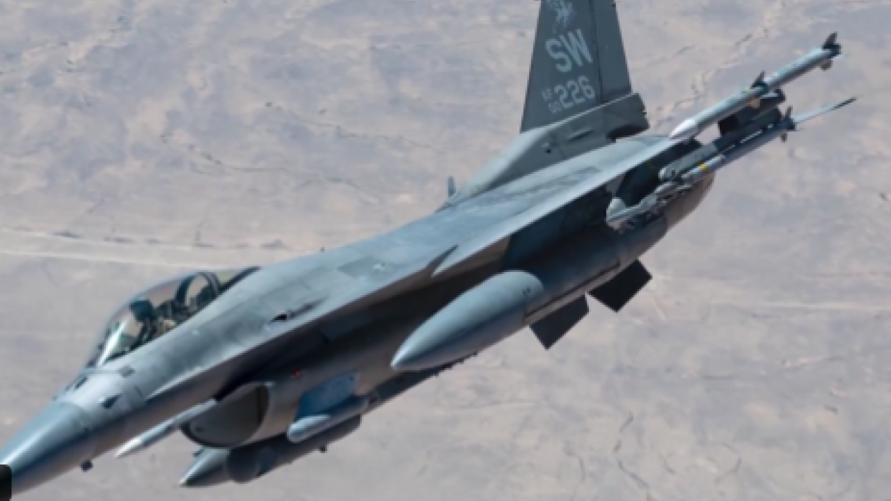 CENTCOM: Οι ΗΠΑ χτύπησαν ιρανικό δεξαμενόπλοιο στο Στενό του Ορμούζ