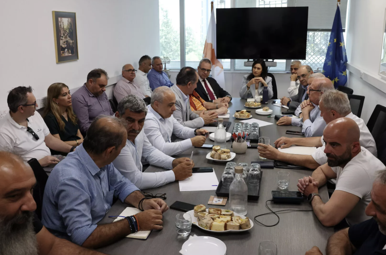 Χαλαρώνει τα μέτρα για αφθώδη πυρετό η Κύπρος