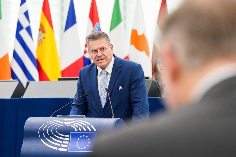 Ο Σέφκοβιτς θα συναντηθεί με τον κορυφαίο αξιωματούχο του Τραμπ για το εμπόριο