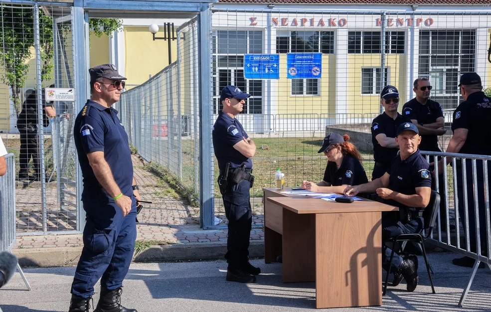 Eλλείψεις στα συστήματα ασφαλείας του σιδηροδρόμου και απειρία, επικαλέστηκε o συνήγορος του σταθμάρχη – News.gr