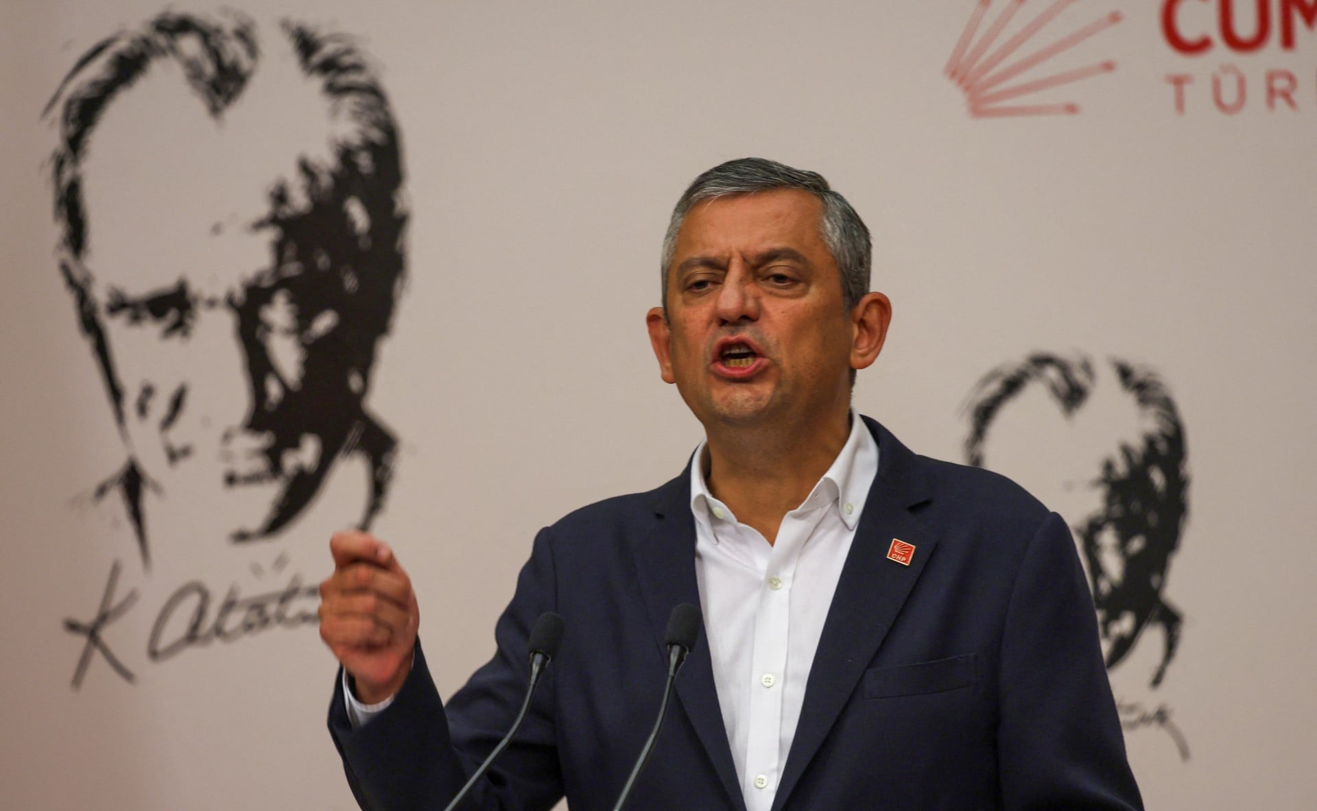 Δικαστήριο της Άγκυρας απέρριψε την έφεση της CHP κατά της απόφασης για την καθαίρεση του Οζέλ
