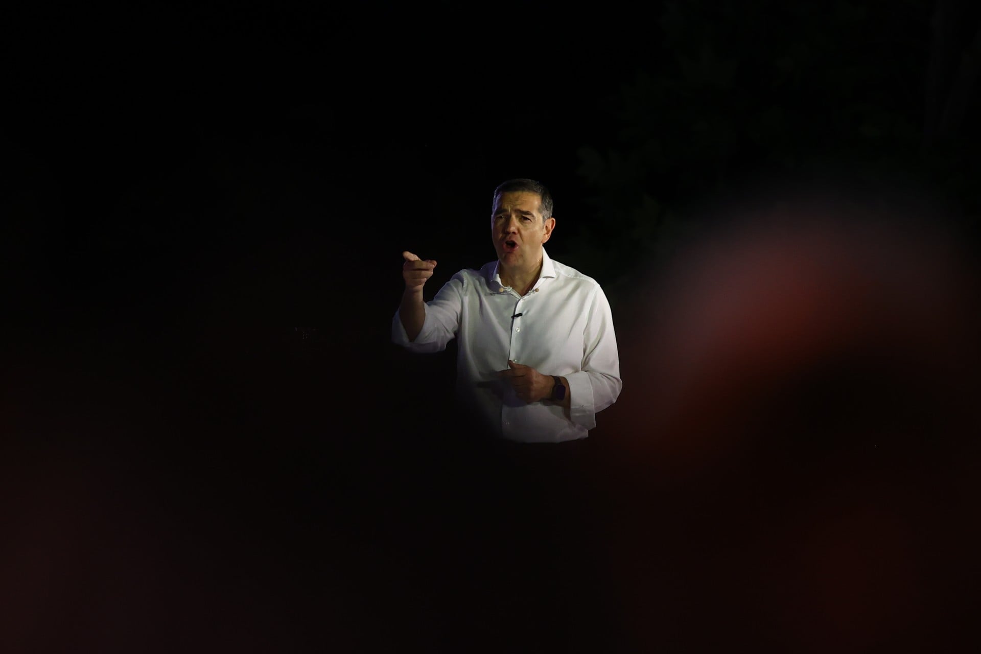 Η ΕΛΑΣ και ο Τσίπρας του 2026, το καρφί Καραμανλή, η Βαβέλ του Μητσοτάκη και οι 7 των τραπεζών