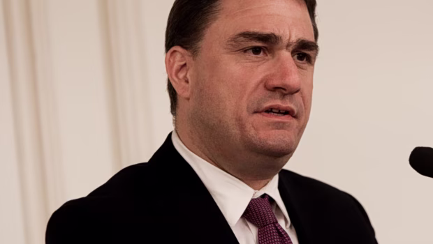 «Απαντήστε χωρίς υπεκφυγές» - Ερωτήματα ΠΑΣΟΚ σε Μαρινάκη μετά τις αντιφάσεις του Δημητριάδη για το σκάνδαλο των υποκλοπών