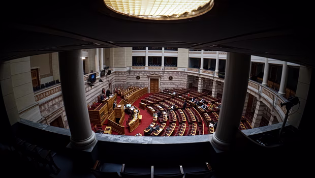 Ο λόγοι που οδήγησαν τον Οζγκιούρ στην ανεξαρτητοποίηση - Τι λένε στη Νέα Αριστερά για την απόφαση του βουλευτή