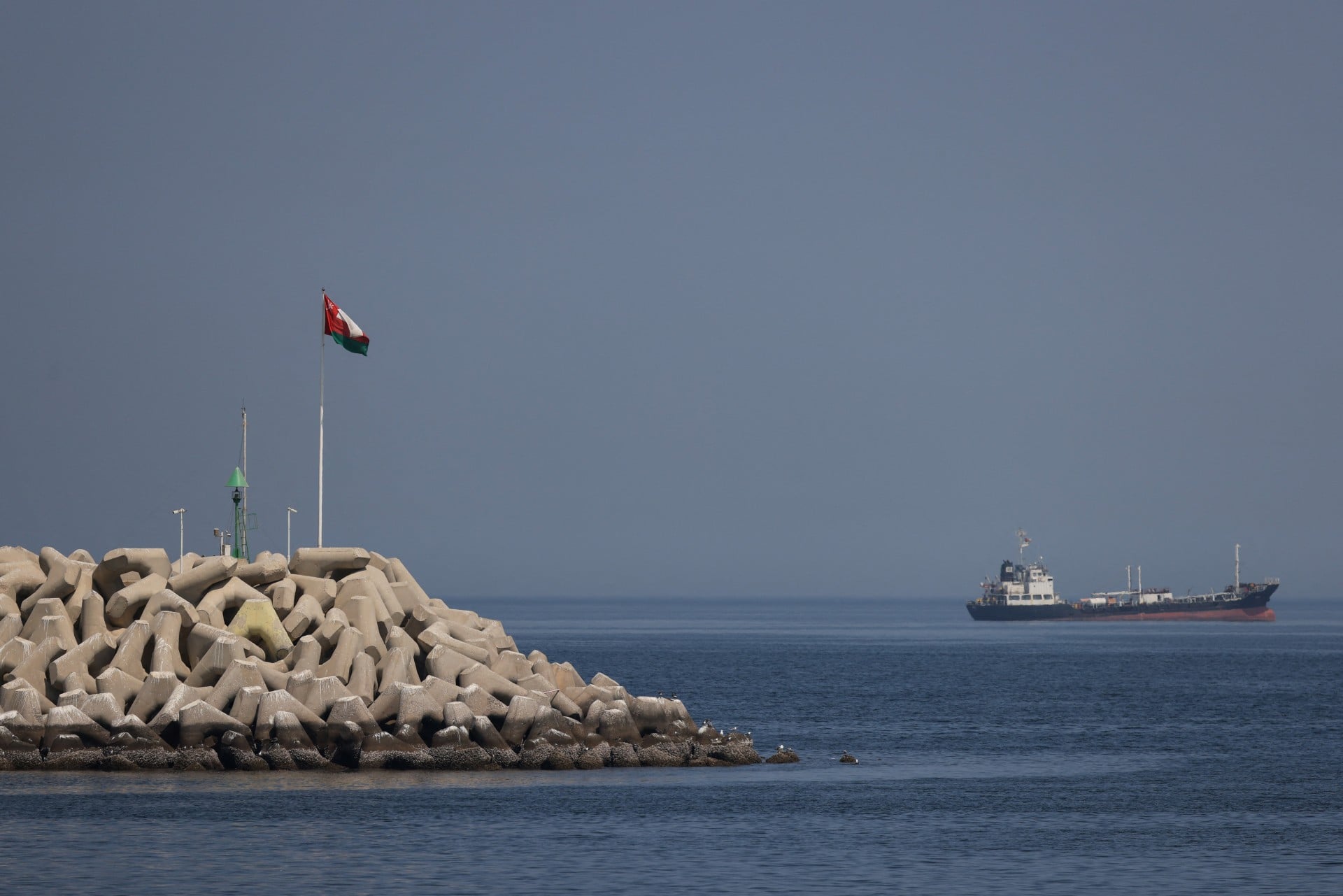 Κλιμάκωση εντάσεων στον Περσικό Κόλπο – Τρία επιθέσεις σε πλοία εκ των οποίων οι δύο σε δεξαμενόπλοια