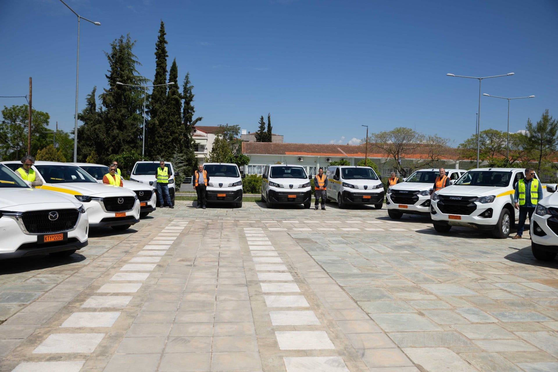 Δωρεά 12 σύγχρονων οχημάτων στην Περιφέρεια Θεσσαλίας