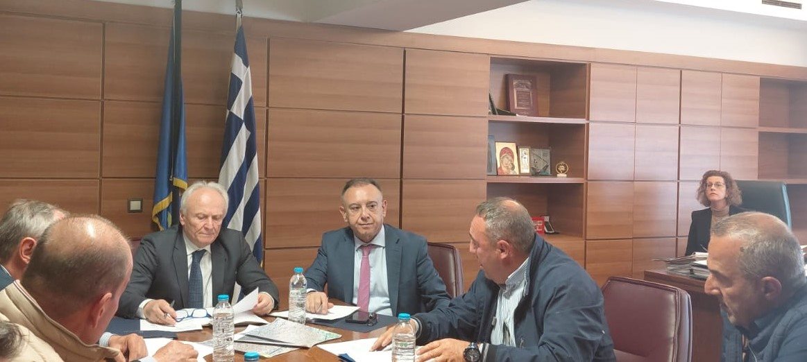 Αναζητά λύσεις για αποζημίωση ad hoc σε αχλάδια και κεράσια Αγιάς το ΥΠΑΑΤ