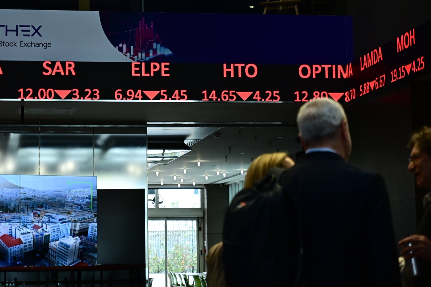 «Κόκκινο» το ταμπλό, αναχώματα από ΔΕΗ