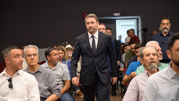 Ανδρουλάκης: Το ΠΑΣΟΚ δεσμεύεται για κατά προτεραιότητα όρους σύνδεσης στο ενεργειακό δίκτυο σε παραγωγούς και δήμους