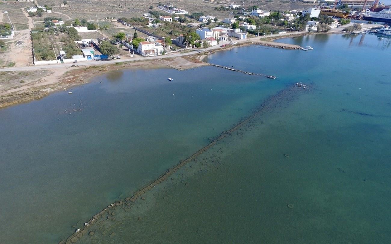 Από διερχόμενο πλοίο στη Σαλαμίνα η πιθανότερη πηγή
