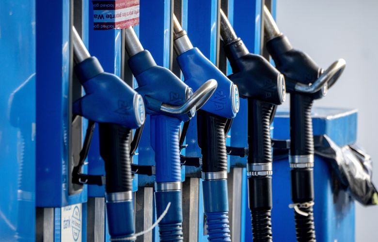 Υποχώρηση 15 λεπτών στην τιμή της αμόλυβδης βενζίνης σε έναν μήνα – News.gr