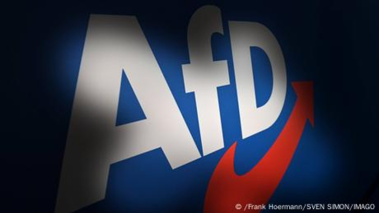 Γερμανία: Ως εξακριβωμένα ακροδεξιά επιτρέπεται να ταξινομεί την AfD της Κάτω Σαξονίας η Ομοσπονδιακή Υπηρεσία Προστασίας του Συντάγματος