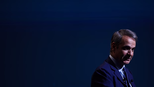 Σήμερα καταθέτει η ΝΔ την πρότασή της για τη Συνταγματική Αναθεώρηση - Ο Μητσοτάκης της συγκάλυψης μιλάει για το άρθρο περί ευθύνης υπουργών