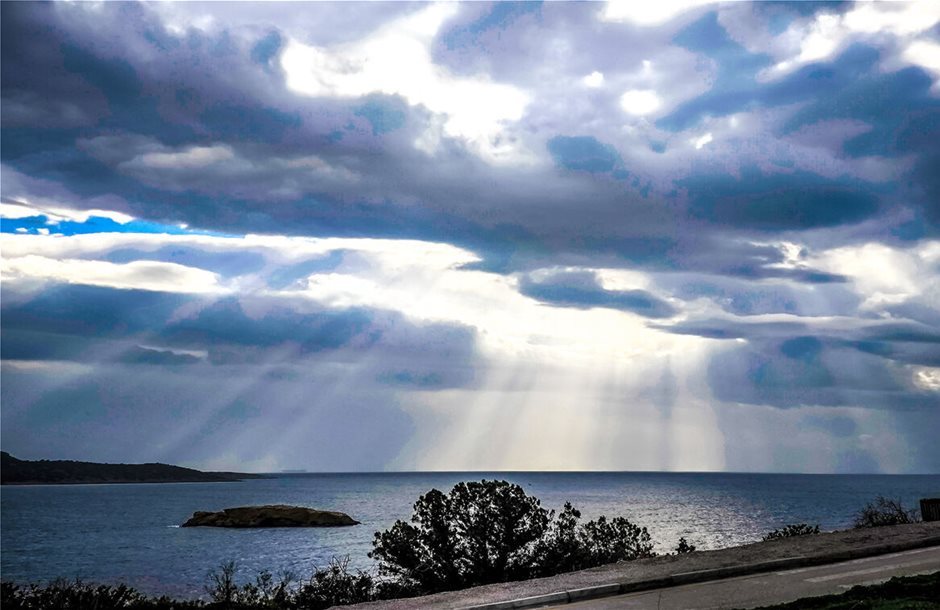 Νεφώσεις σταδιακά αυξημένες, από 31 έως 34 βαθμούς η θερμοκρασία