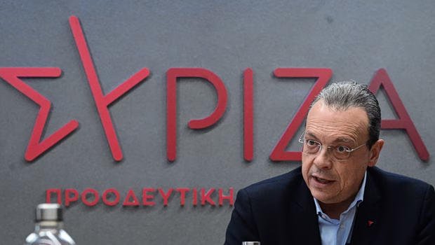 Φάμελλος: Κομπάρσος η κυβέρνηση Μητσοτάκη στην ακραία αύξηση των τιμών καυσίμων ή συνέταιρος στο πάρτι κερδοσκοπίας των διυλιστηρίων;