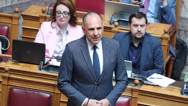 Κόντρα Γεραπετρίτη - αντιπολίτευσης στη Βουλή για την τροπολογία του μόνιμου ΥΠΕΞ