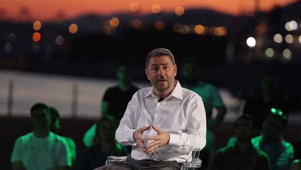 ΠΑΣΟΚ: Δωρεάν μετακινήσεις και κοινωνική κατοικία προτείνει ο Ανδρουλάκης